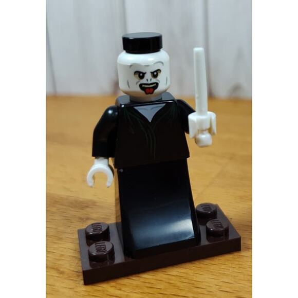 LEGO Harry Potter 2022 Advent Calendar Day 12 - Lord Voldemort Minifigure - Picture 1 of 4